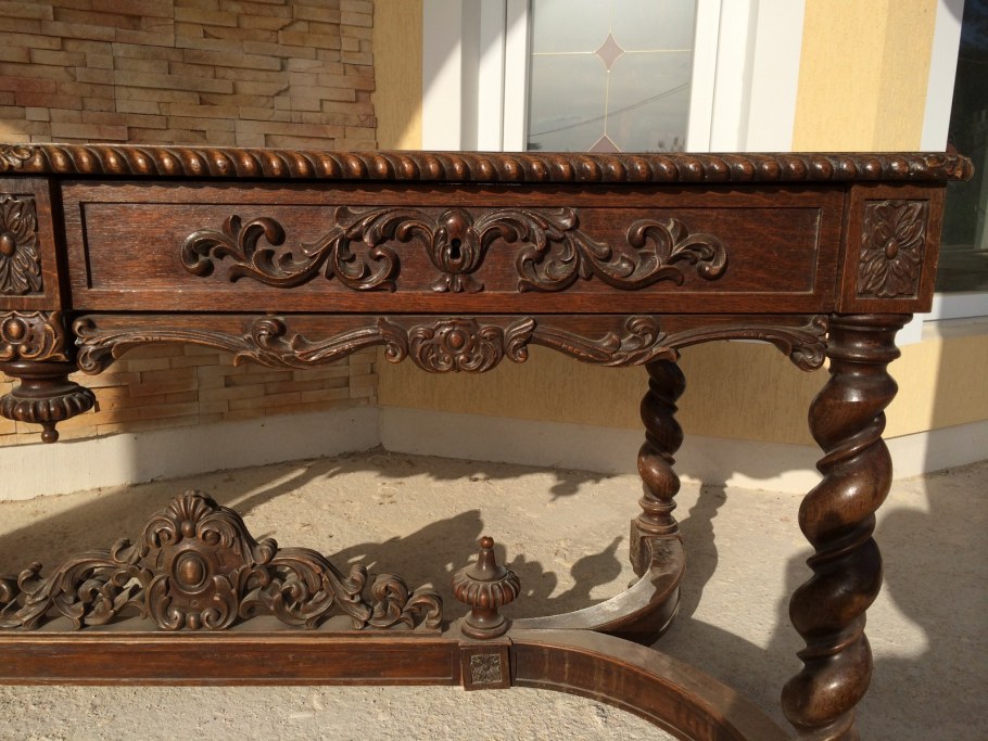 Столы эпохи Возрождения