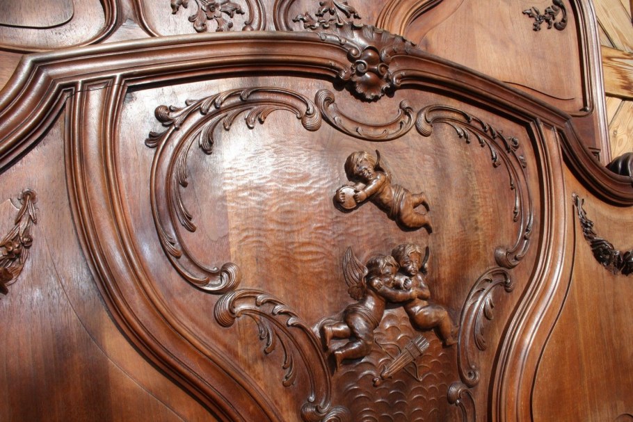 Вьетнамская резная мебель