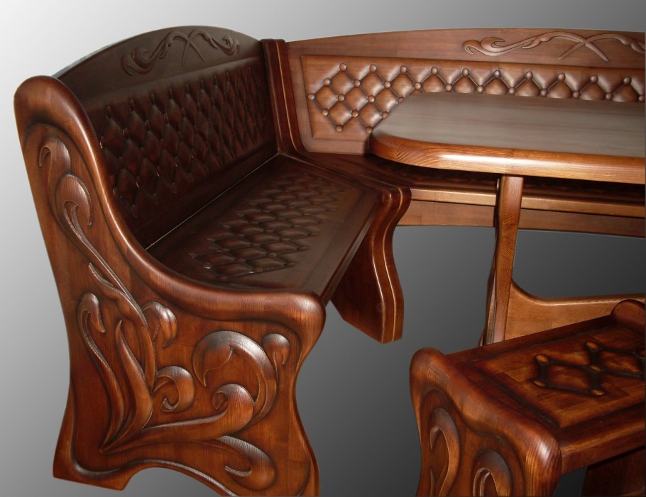 Кухонный уголок из дерева