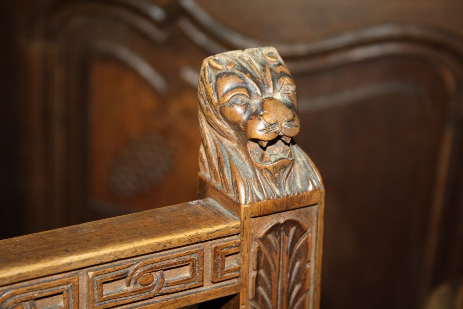 Львы резные для мебели