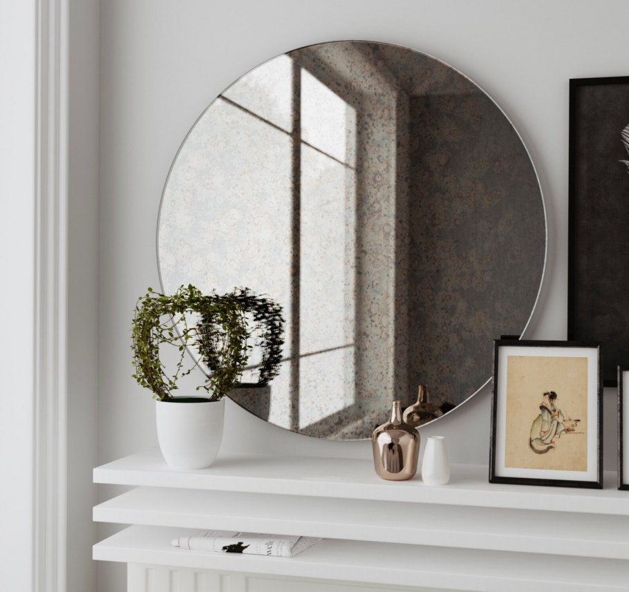 Круглое состаренное зеркало