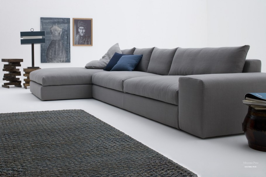 Диван серого цвета