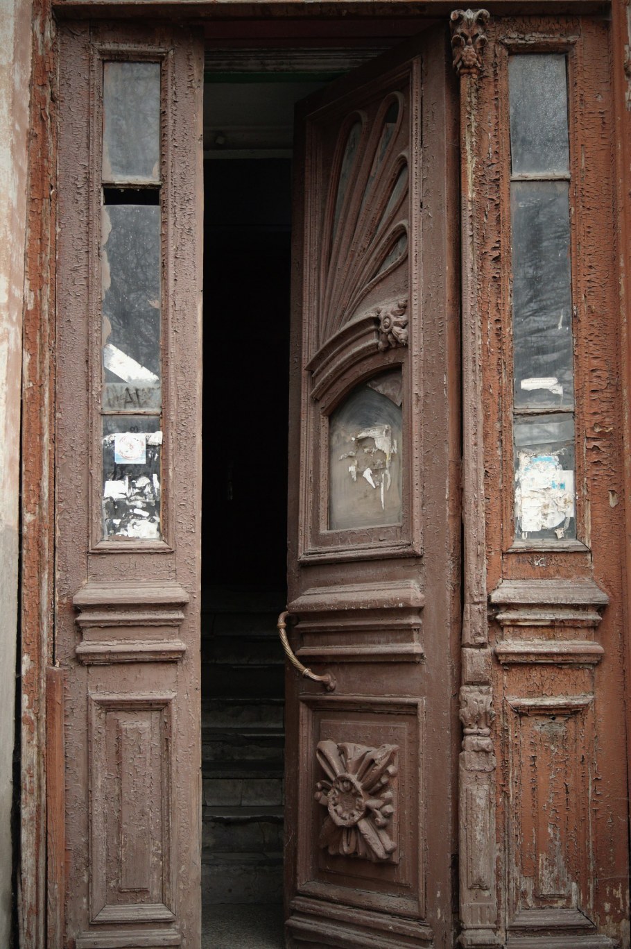 Двери в исторических зданиях