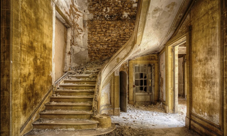 Древние двери