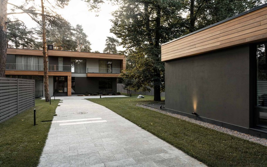 Дом с плоской крышей и панорамными окнами одноэтажный