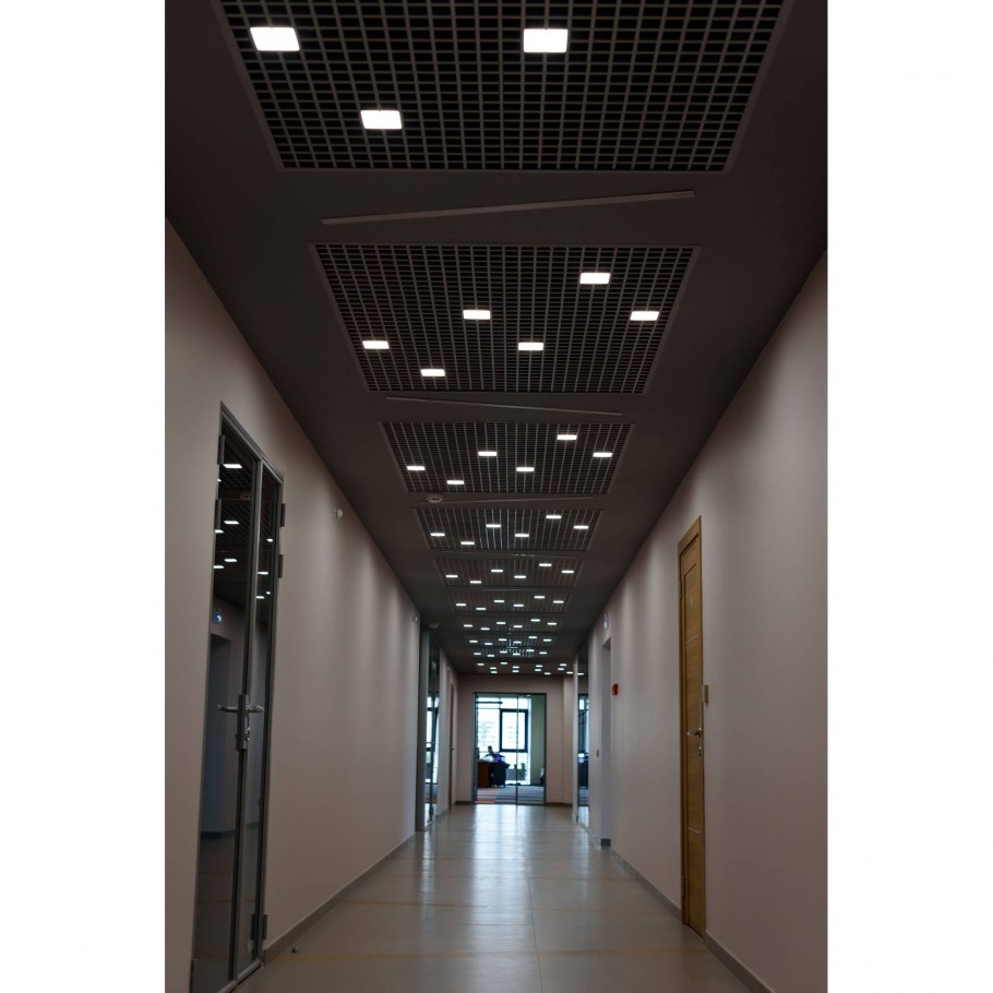 Грильято в коридоре