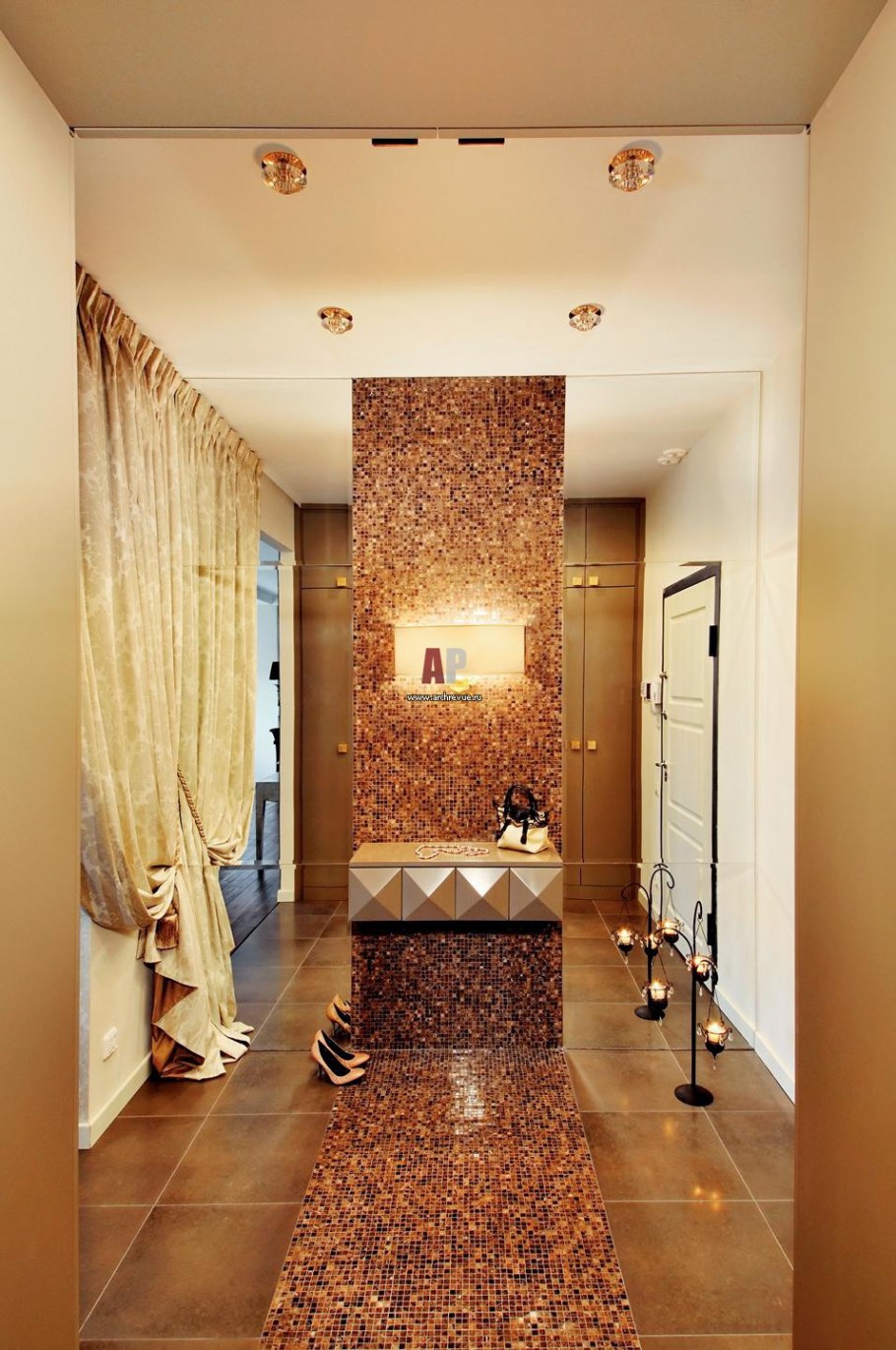 Зеркальное панно на стену