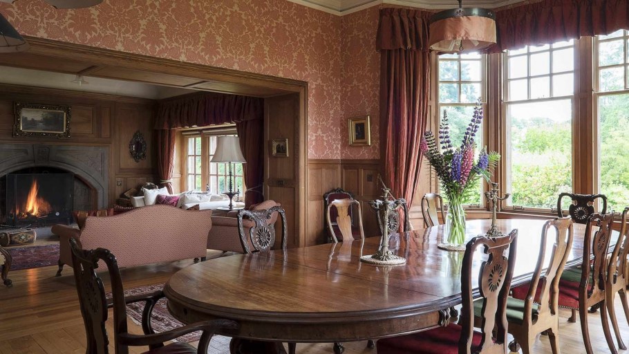 Гостиная в старинном стиле