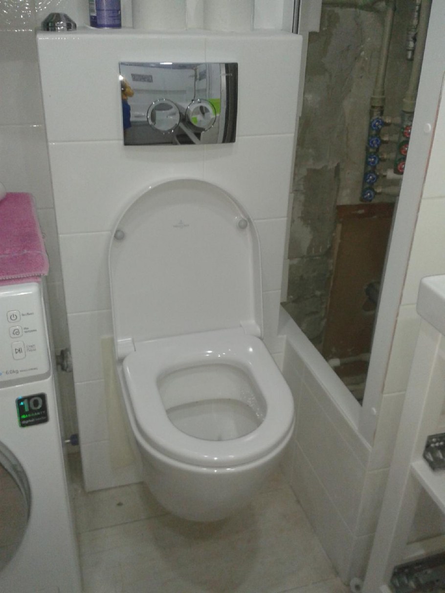 Унитаз с инсталляцией в совмещенном санузле