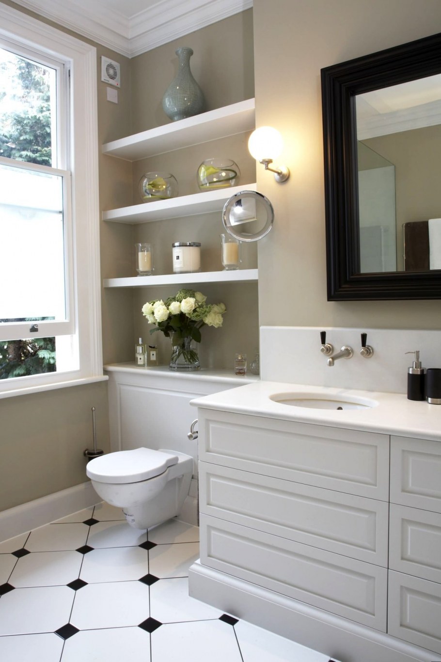 Ванная с полками