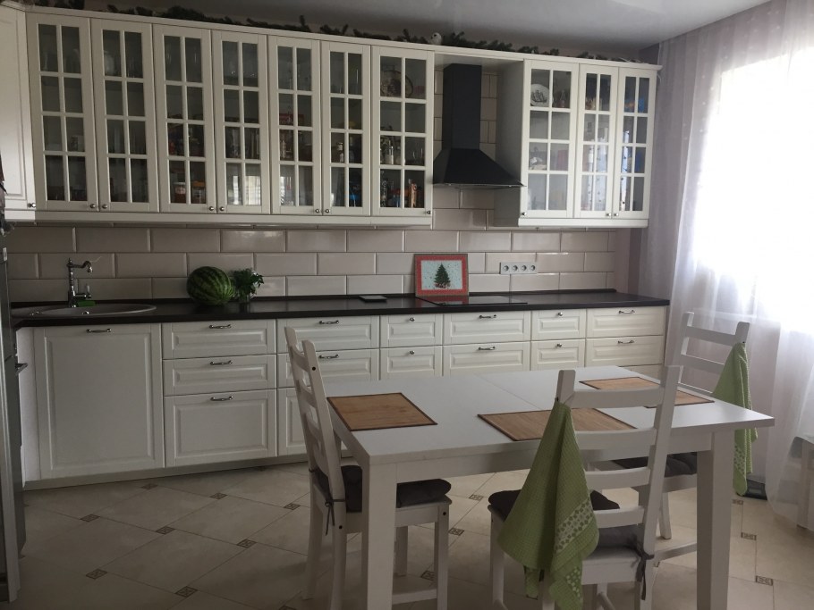 Кухня икеа Будбин с барной стойкой