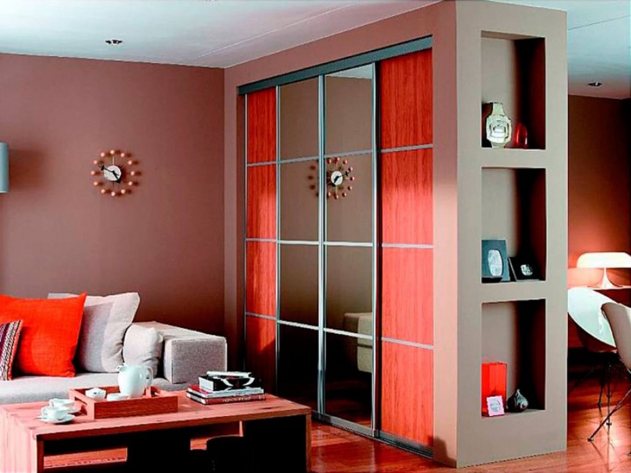 Спальня-гостиная с раздвижной перегородкой