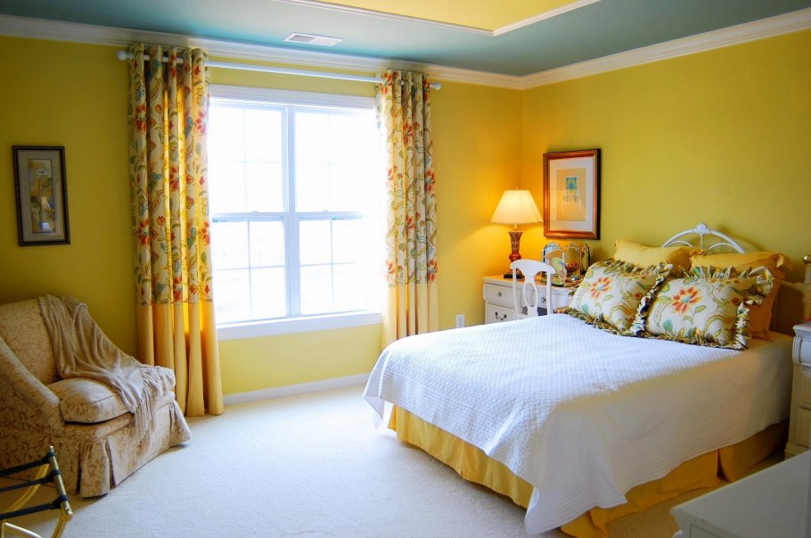 Спальня в стальных тонах