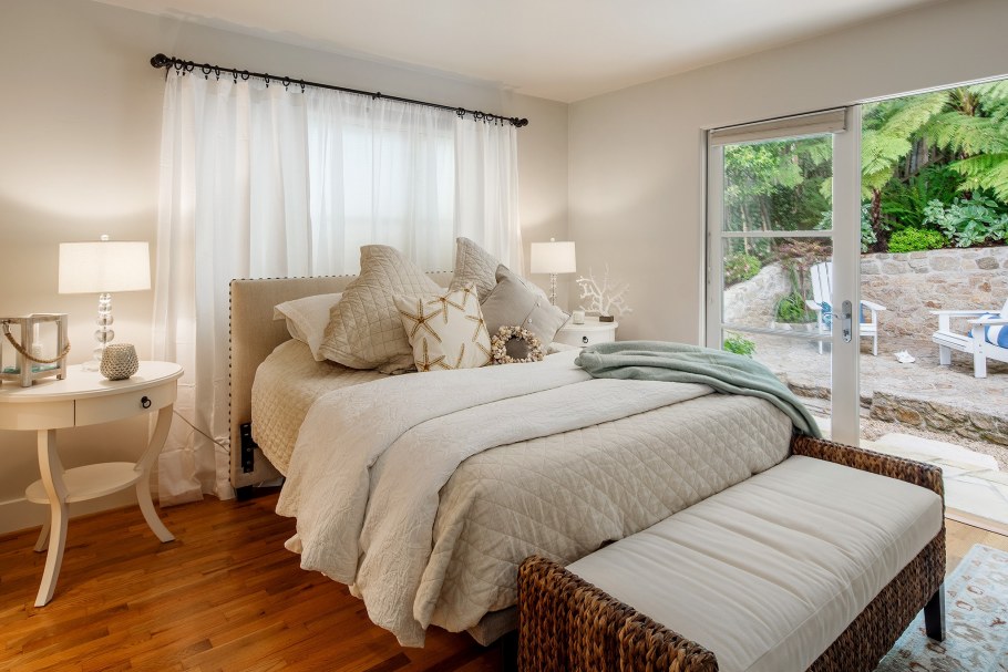 Комната в постельных тонах