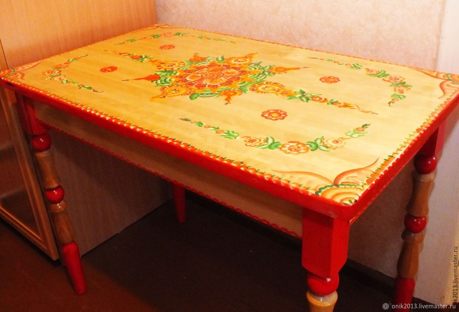 Стол в стиле Эклектика