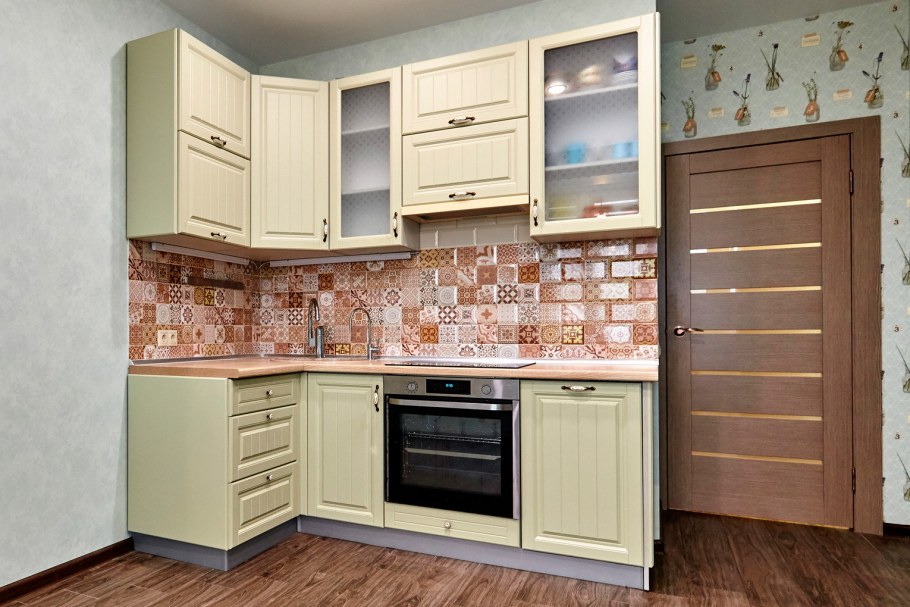 Бежевый кухонный гарнитур