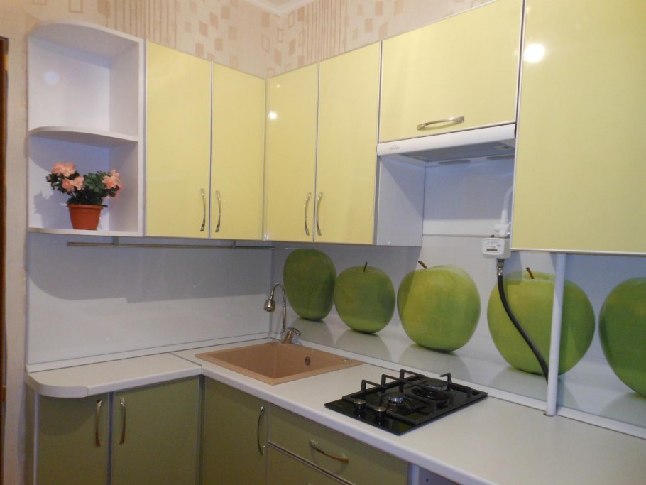 Кухонный фартук для маленькой кухни