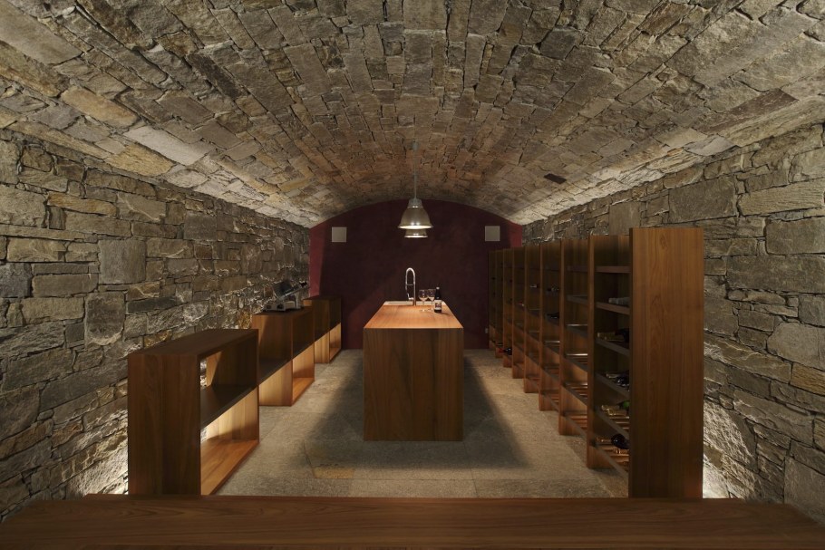 Подвал в стиле Модерн