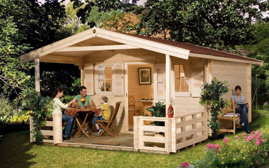 Тини Хаус с террасой