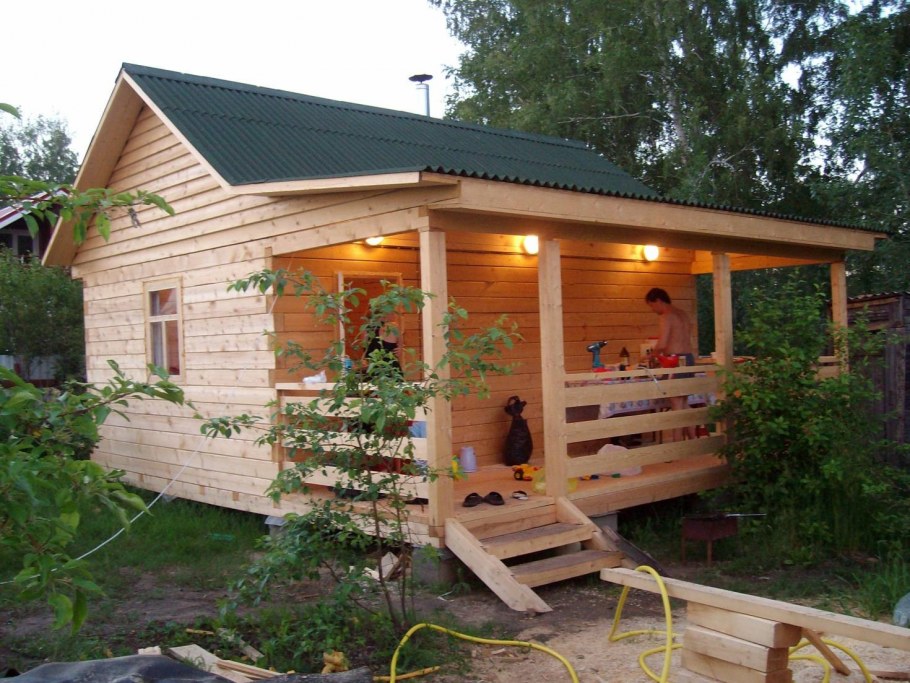 Баня с террасой из бруса 100х150