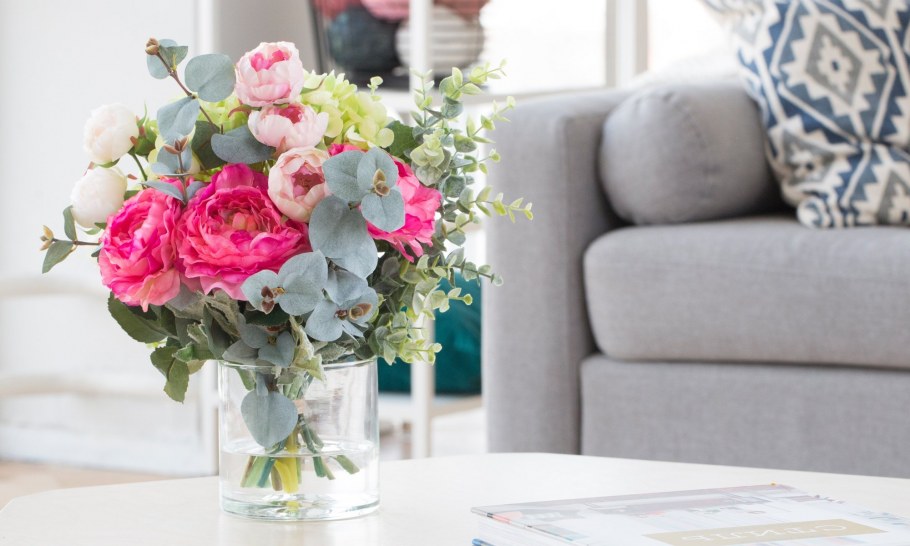 Букет цветов в интерьере