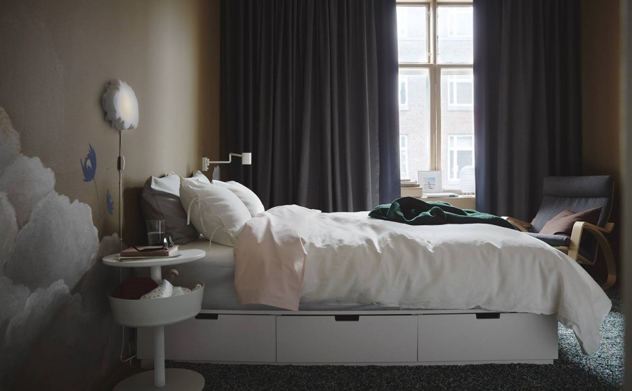 Кровать НОРДЛИ икеа в интерьере