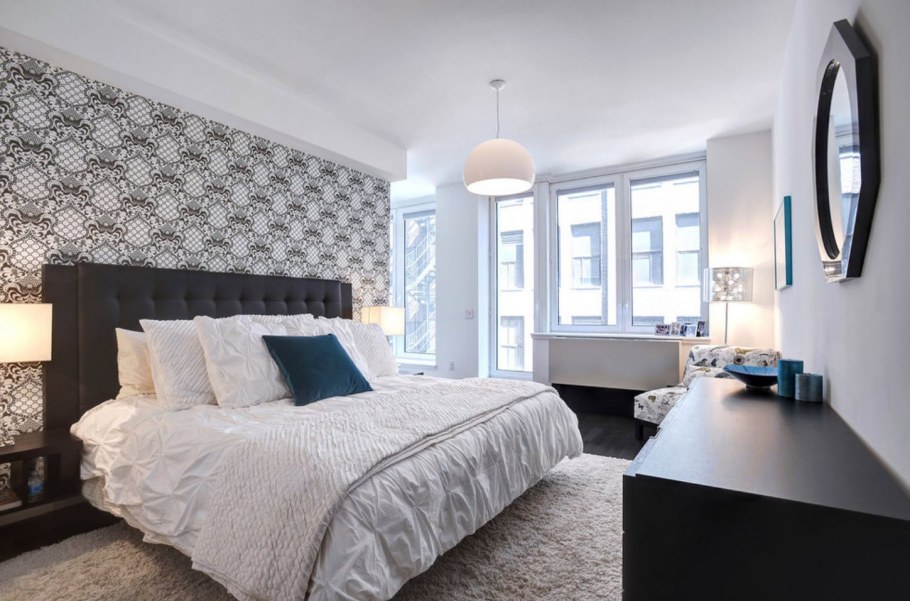 Интерьер с темной мебелью