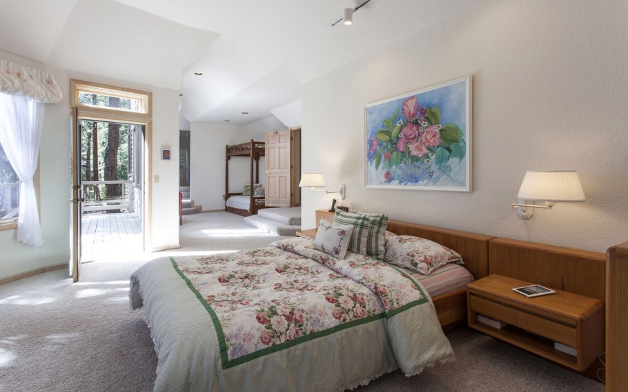 Красивые жидкие обои для спальни