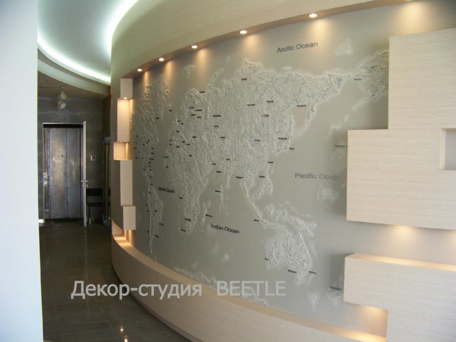 Декоративная отделка стен карта мира