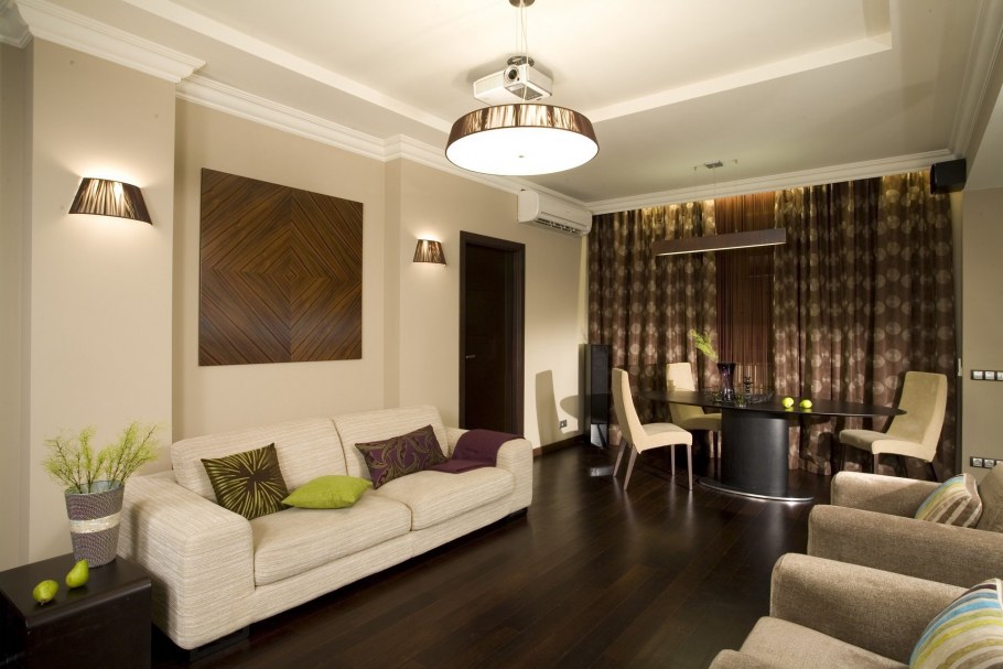 Интерьер гостиной с темным полом