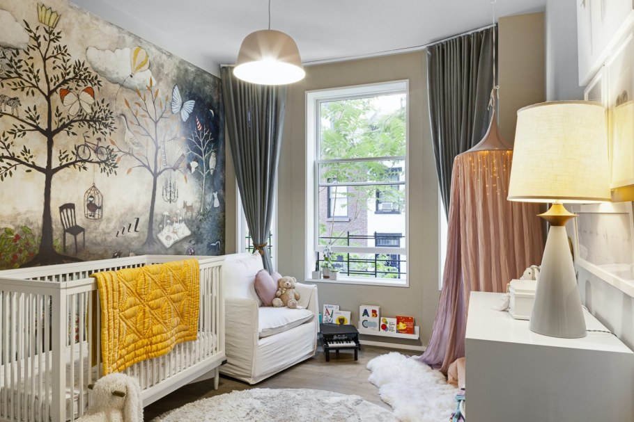 Детская для новорожденного дизайн с диваном