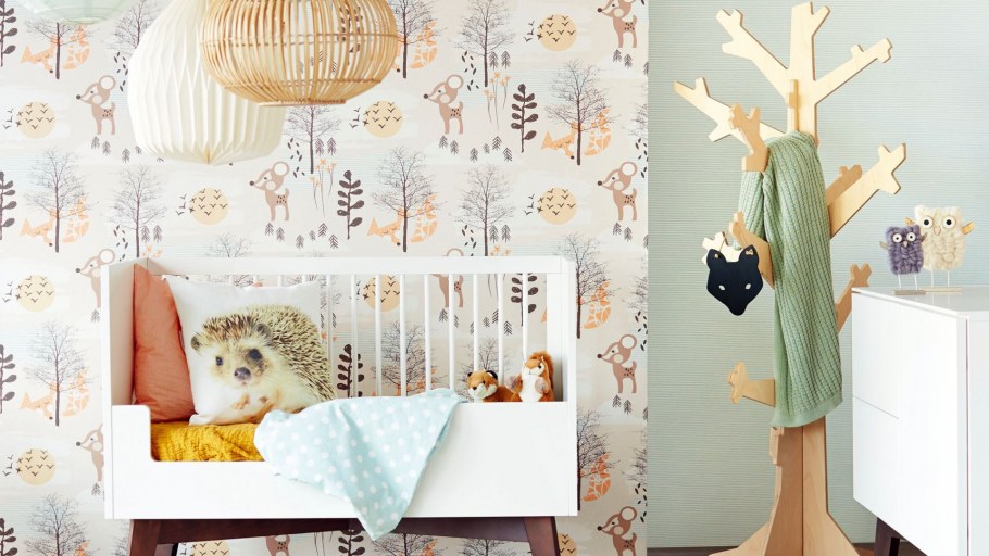 Сочетание обоев в детской