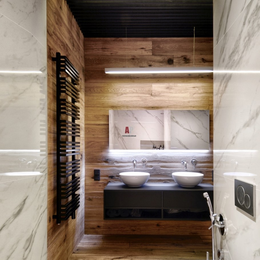 Туалет в стиле лофт с деревом