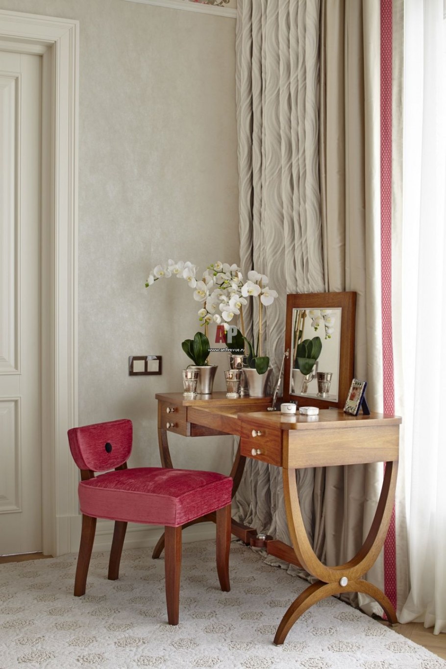 Будуарный столик Неоклассика