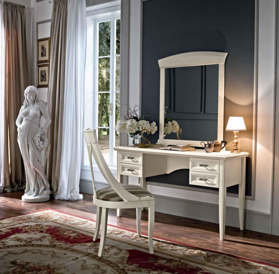 Красивый туалетный столик