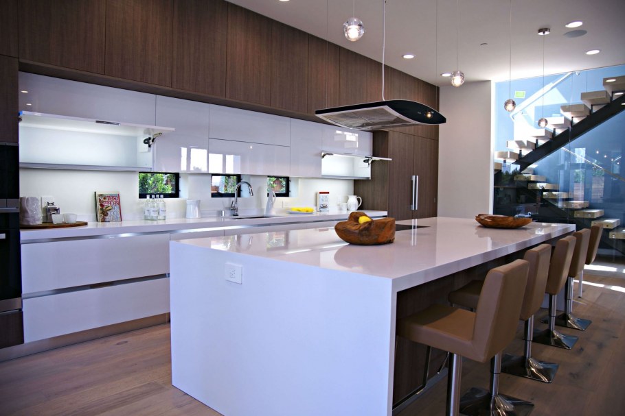 Кухня с барной стойкой 2020