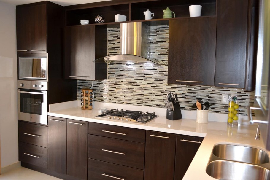 Кухня в шоколадных тонах