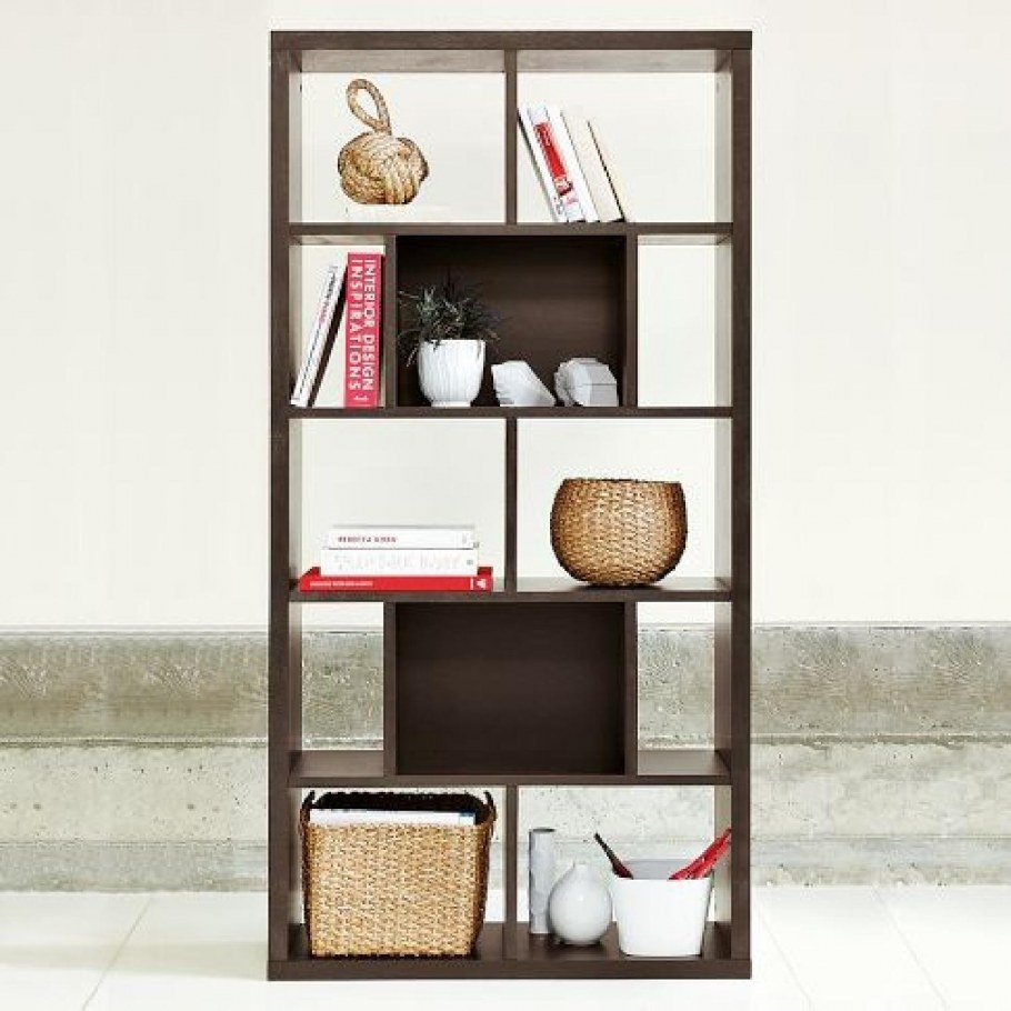 Книжный шкаф в скандинавском стиле