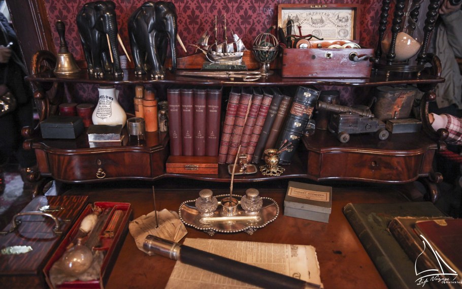 Мебель 19 века Шерлок Холмс