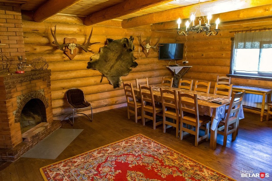 Подвесная кровать на веранде