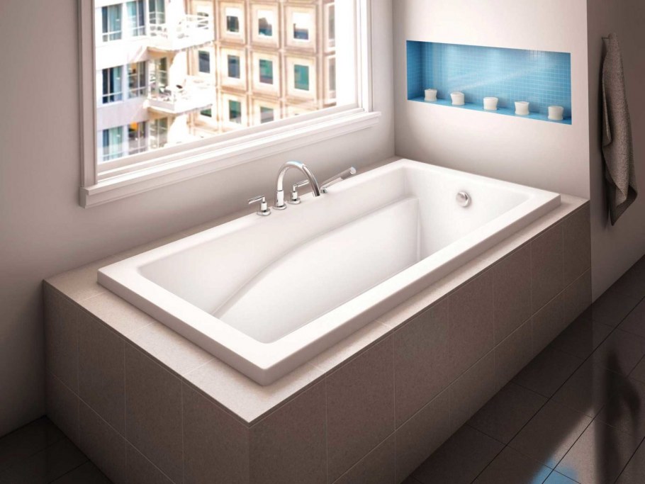 Ванна встраиваемая в подиум