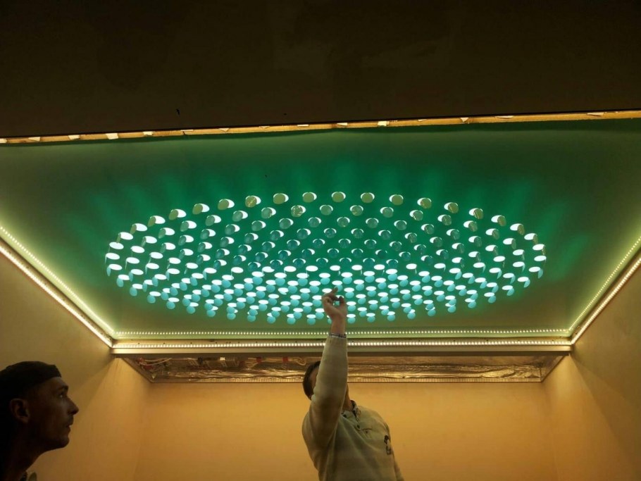 Перфорированный потолок с подсветкой