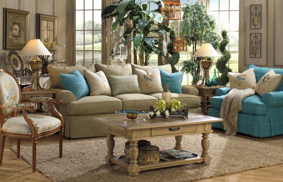 Винтажная скамейка для интерьера