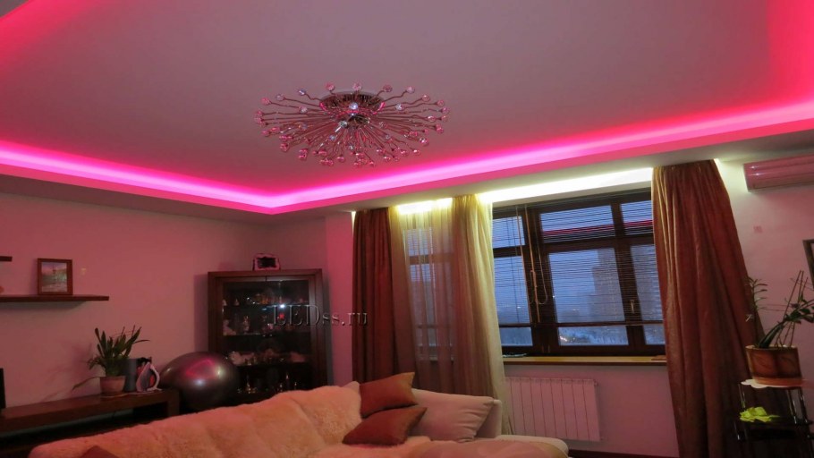 Натяжной потолок с подсветкой