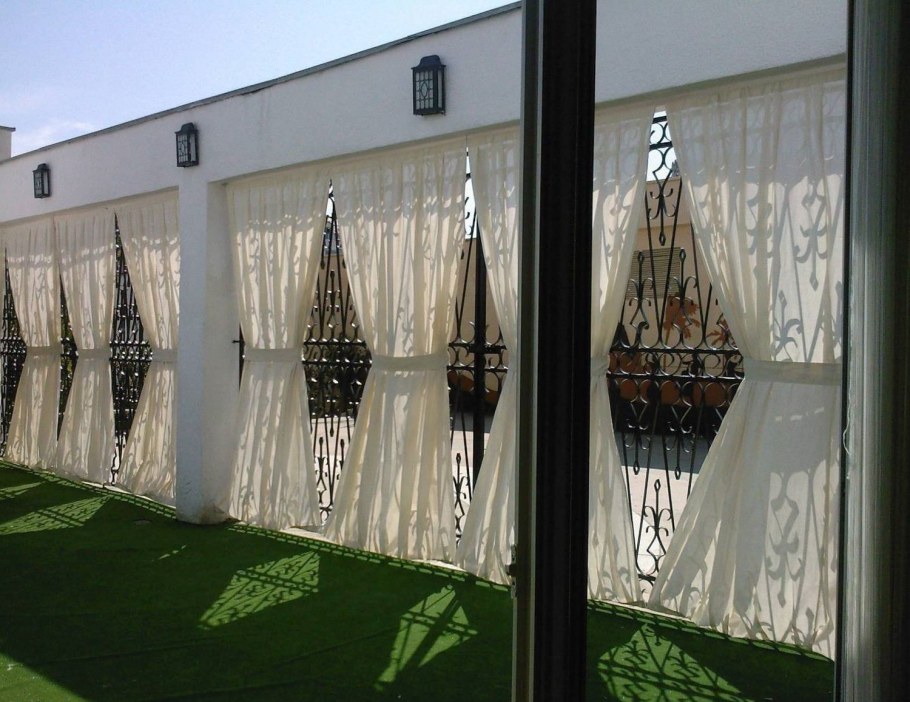 Шторки для витражных окон