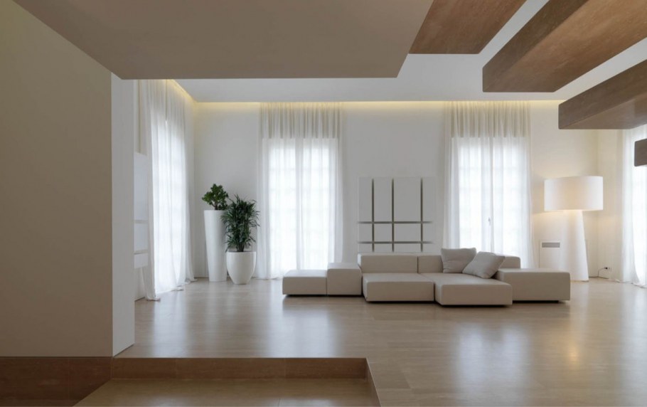 Холл без мебели