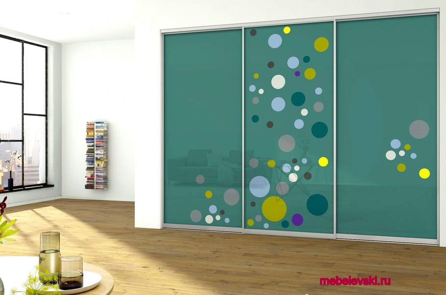 Раздвижные перегородки для зонирования пространства в комнате
