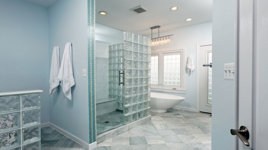 Перегородка для душа из стеклоблоков