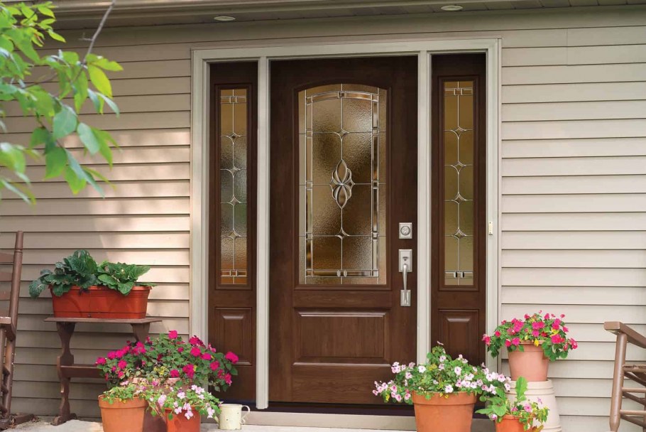 Наружная дверь в частный дом
