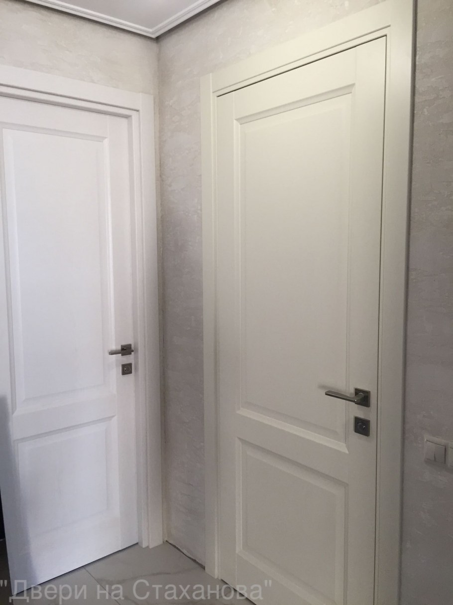 Белые двери в интерьере квартиры реальные фото